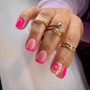 image:image24Pcs Short Square French Tip Press on Fake Nails in White Pink Nude  Full Cover Acrylic Nail Tips for Women and Girlsstyle7